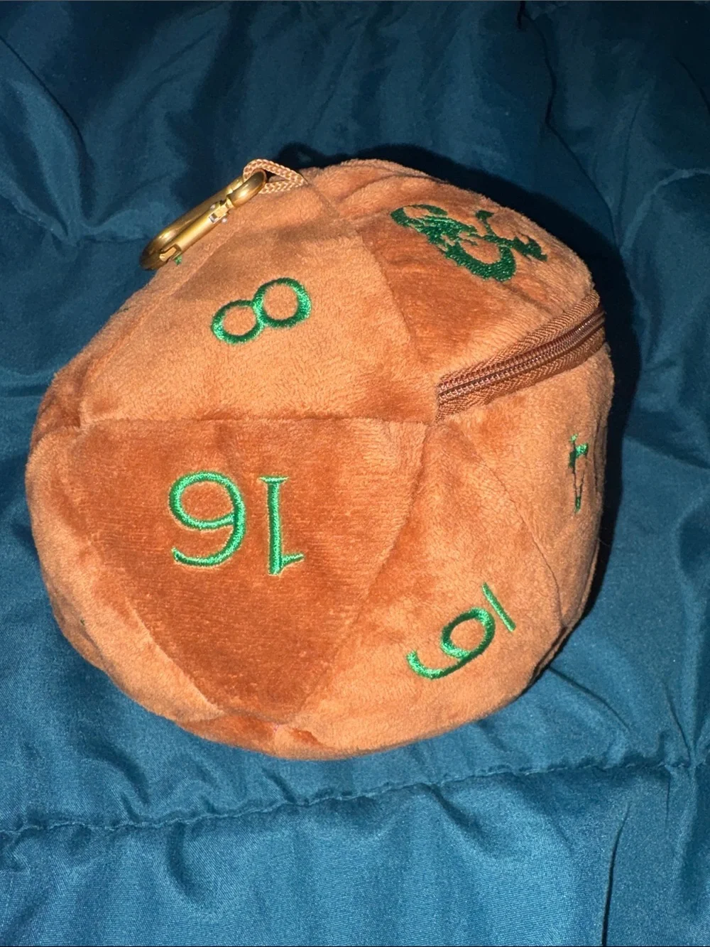 Dungeons & Dragons - Ultra Pro Feywild Copper and Green D20 Plush Dice Bag D & D
